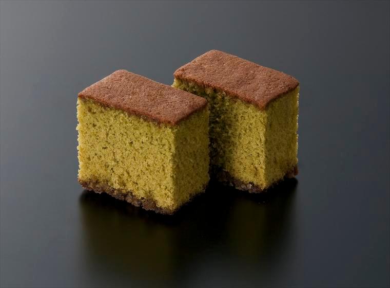 Minamoto Kitchoan Matcha Kasutera · Green tea flavored fluffy and moist Japanese sponge cake.