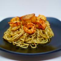 Shrimp&Scallops Pasta (Olive oil&Garlic sauce) · Made with Extra virgin olive oil and garlic sauce 