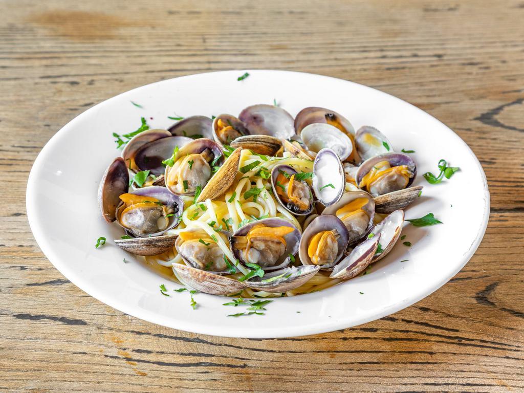 Linguine Vongole · Manila clams, parsley, chili flakes, white wine and peperoncino