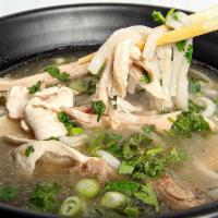 Khao Piak Sen · Chicken broth with fresh homemade noodles.