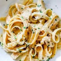 Alfredo Fettuccine with CHICKEN · Fettuccine,
(ADD ANY TOPPING),
Choice of meat,
choice of Veggie,
Served with Garlic Bread  