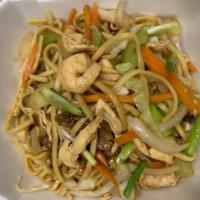M1. Shanghai Noodles · Combination soft noodles stir fry with chicken, beef and shrimp