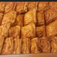 VOLOVANES DE PIÑA (PINNAPPLE VOLOVANES) · Delicious handmade pick-me-up pastries named after the French 