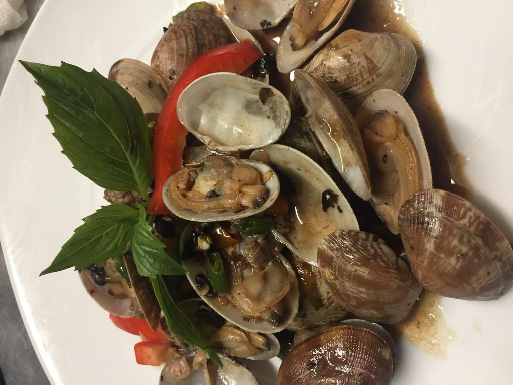 Clams with chilies basil sauce · Sauteed clams with  fresh chilies , garlic, Thai  basil and bell pepper served with rice