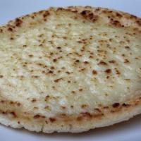 Arepa con Queso · Arepa with cheese