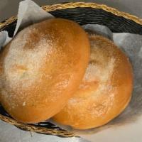 Pan de guayaba · Guava paste bread