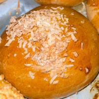 Pan De Coco · Bread with coconut