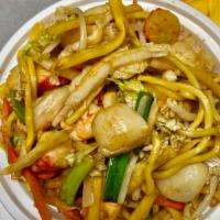 41. Seafood Lo Mein · Scallop, crabmeat and shrimp.