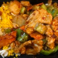 C17. Kung Pao Chicken Combination Platter · Served with choice of fried rice and an egg roll. Hot and spicy.
