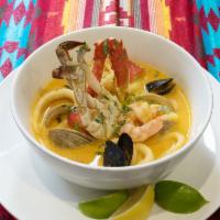 Sopa de Mariscos / Sea Food Soup · Una deliciosa combinación de sabores de frutos del mar, camarones, almejas, pescado, calamar...