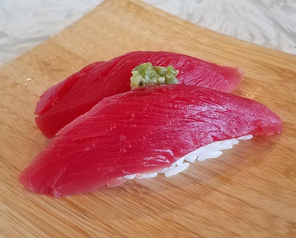 Nigiri · 2 PCS Sashimi over rice ball
CHOOSE THE FISH 