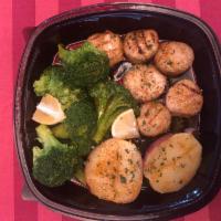 Grilled Scallop Plate · 6 pieces.