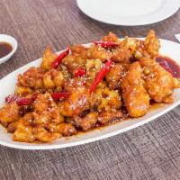 General Tso's Chicken 左宗棠鸡 · Deep fried with sweet and spicy sauce.