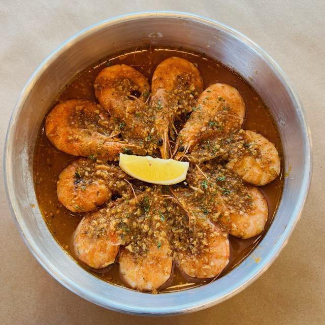 1/2 lb Shrimps W/Heads on · No side item
1/2 lb Shrimps boiled in your seasoning of choice. Choice of Plan | garlic butter | lemon pepper | Cajun | 502 Tasty-licious sauce
