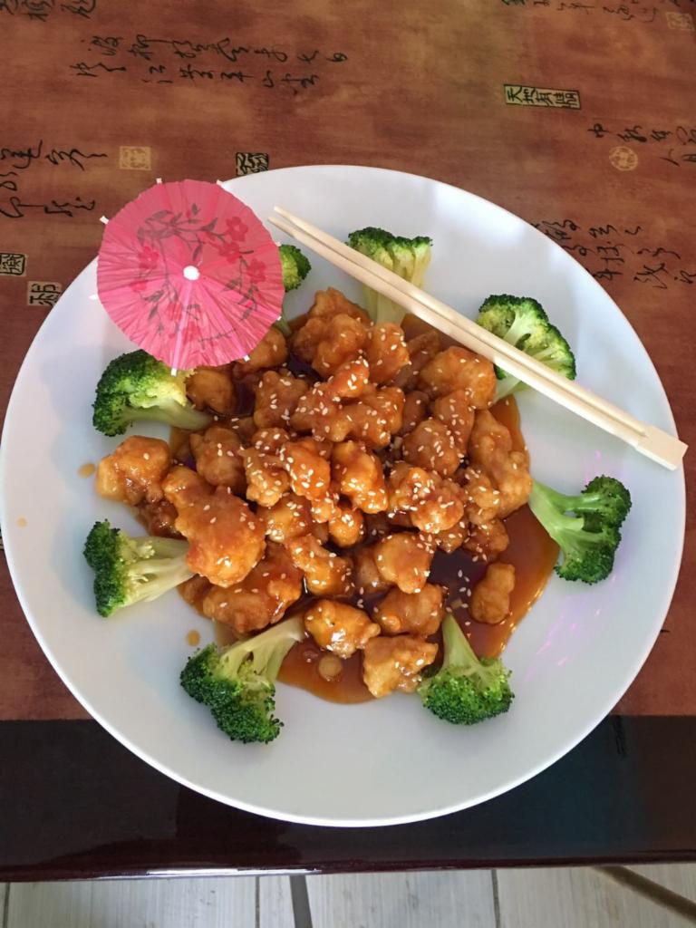 C2. Sesame Chicken Chef's Specialty · Chicken lightly fried sauteed with sesame sauce. 