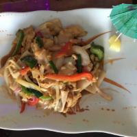 T12. Drunken Noodle (Pad Ki Mao) · Spicy stir-fried broad rice noodle with basil, onion and bell peppers. 