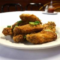Salt & Pepper Chicken Wings · 8 pieces, spicy
