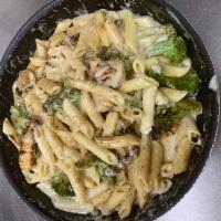 Ziti with Alfredo, Chicken and Broccoli Dish · Smooth tube shaped pasta.