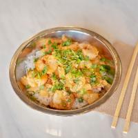 Garlic Shrimp Bowl · Shrimp, garlic, pineapple, rice, cilantro, and green onion.