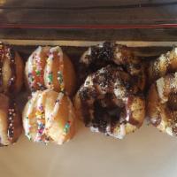 Mini Heavenly Variety Donut · 2 chocolate with sprinkles, 2 vanilla with sprinkles, 2 Oreo, and 2 s'mores.
