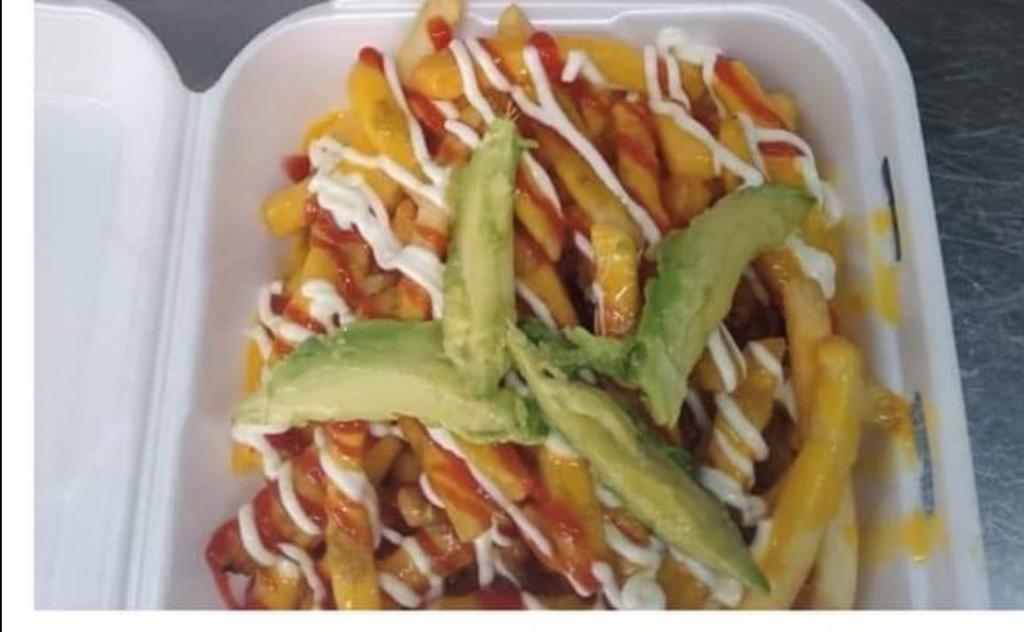 Que' papas · French Fries Topped with nacho cheese, ketchup, mayo, jalapeno sauce, and avocado strips.