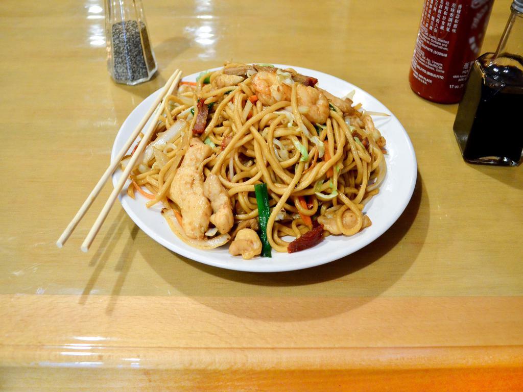 9. House Chow Mein · 