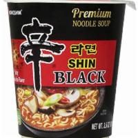 Norgshim Shin Black Premium Cup Noodle  韩国农心黑辛牛骨汤碗面 · UNCOOKED 
未煮