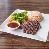 BBQ Beef · Beef marinated with broccoli and carrots, and served with house sauce