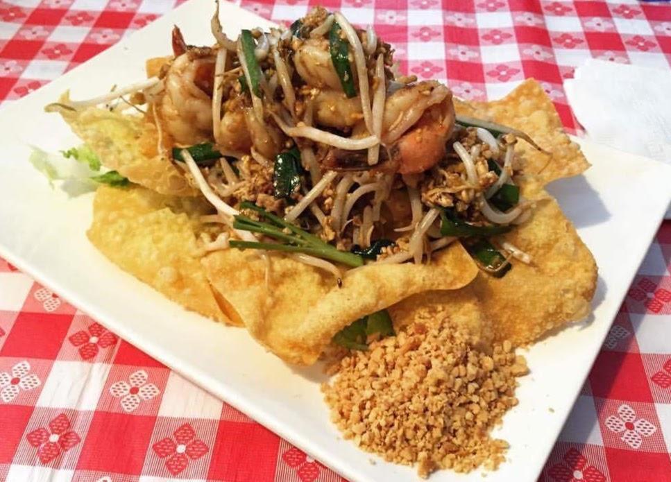 Crispy Wonton with Shrimp Pad Thai · Fried wonton topped with shrimp Pad Thai. (no noodle)