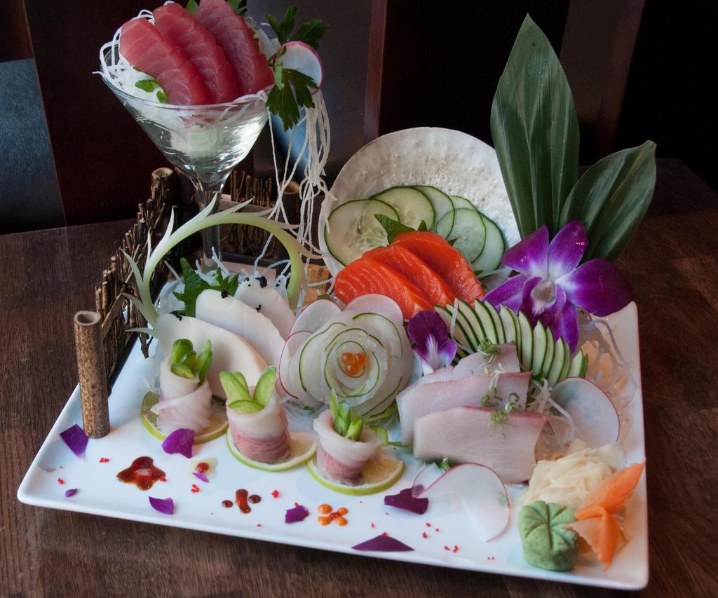 AA Jing Sashimi Entree · 18 pieces of chef's choice assorted sashimi.