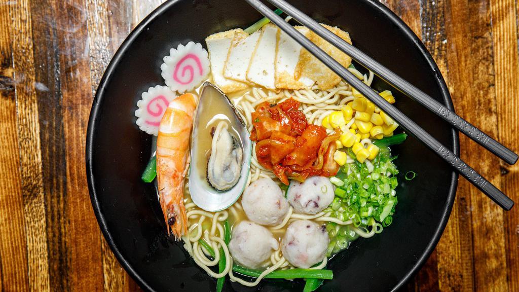 House Special Seafood Ramen or Rice Noodle · Seafood broth wiyh fish tofu, shrimp, green mussels, Fish ball , corn, green onion,Kimchi and bamboo shoot 

If you need rice noodle , please make a note on it






