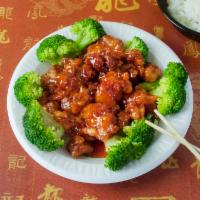 H3. General Tso's Chicken · Stir fried boneless chicken sauteed with broccoli, red and green pepper in special spicy sau...