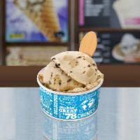 Chocolate Chip Cookie Dough (ND) Cup · Vanilla non-dairy frozen dessert with gobs of chocolate chip cookie dough and fudge flakes -...