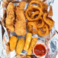 Sampler Appetizer · 2 Chicken Strips, 2 Jalapeno Poppers, 2 Cheese stick, Onion Rings