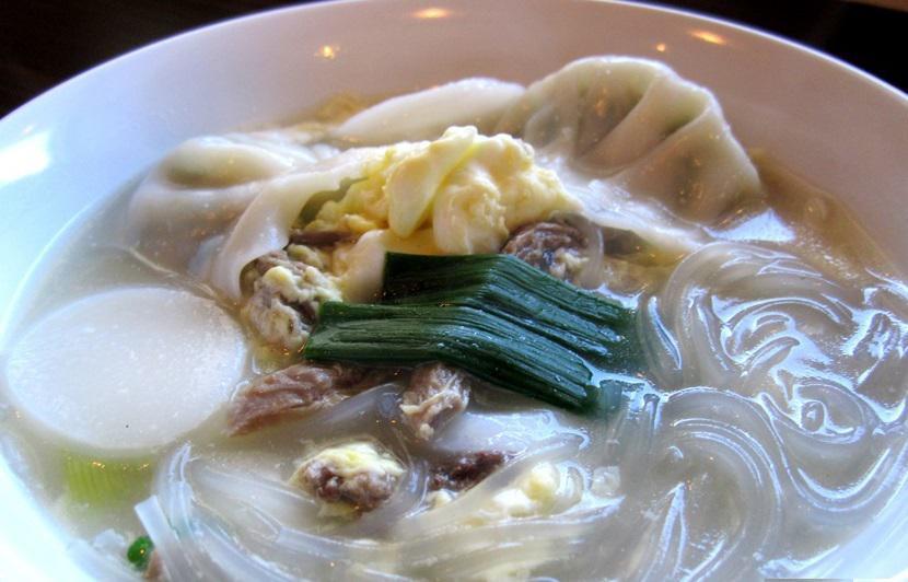  Rice cake /Dumpling Soup (떡만두국) · Rice cake and home made beef dumpling in beef broth with cellophane noodles
(available veggie dumpling option)