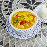 Yellow Curry · Onions, garlic, potato, bell peppers, yellow curry and coconut milk.