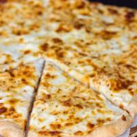 5-Cheese Pizza · A white pizza with 5 different cheeses
