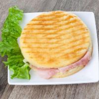 Arepa with Ham and Cheese · Arepa con Jamon y Queso