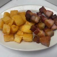 Fried Yuca with Chicharron (Pork) · Yuca Frita con Chicharron