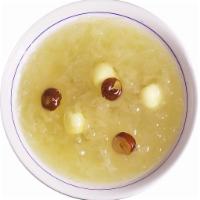 White Fungus Soup with Lotus Seeds 冰糖银耳莲子羹 · 
