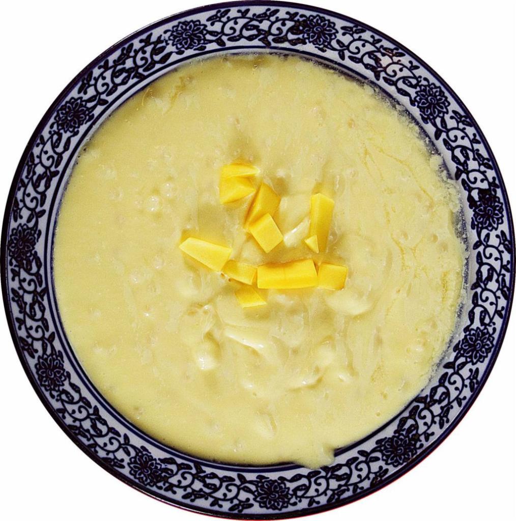 Chilled Mango Sago Cream with Pomelo 杨枝甘露 · 