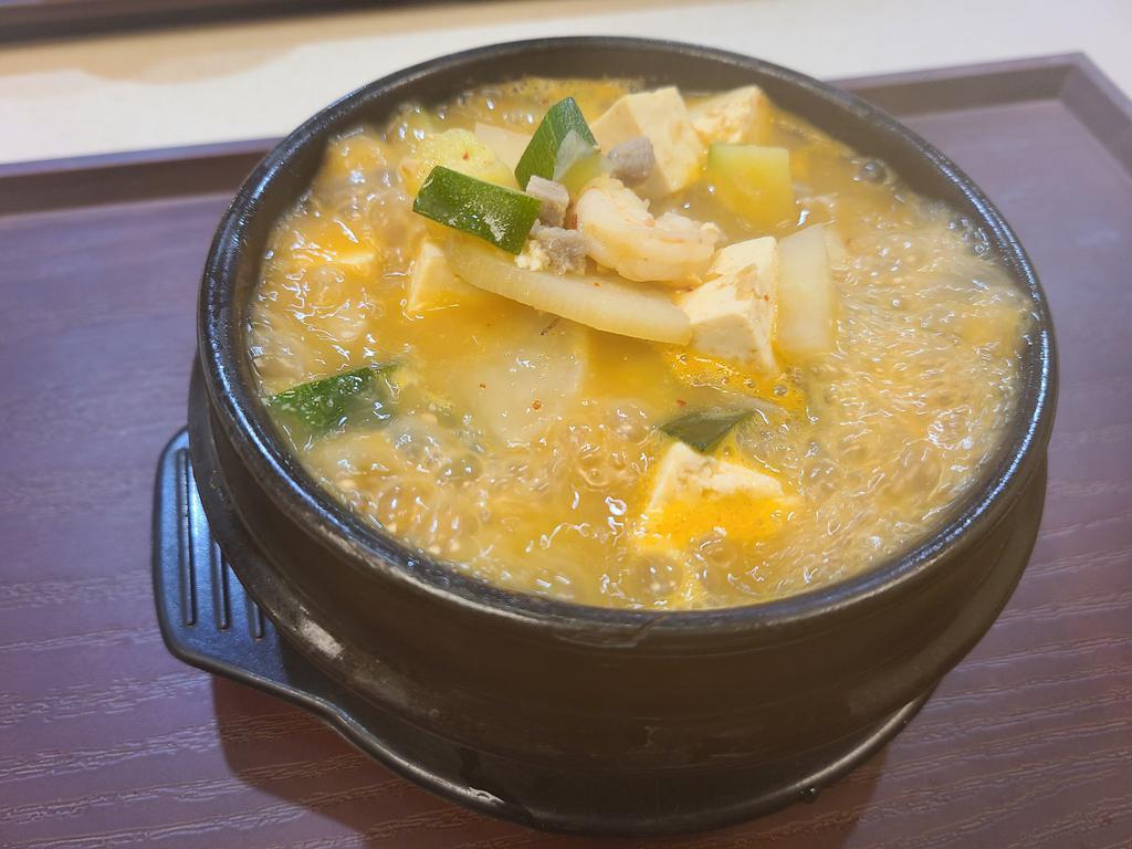 2. Soybean paste stew(된장찌개) · Soybean paste, pork, seafood, tofu, veg
(includes 1 bowl rice and 1 side dish)