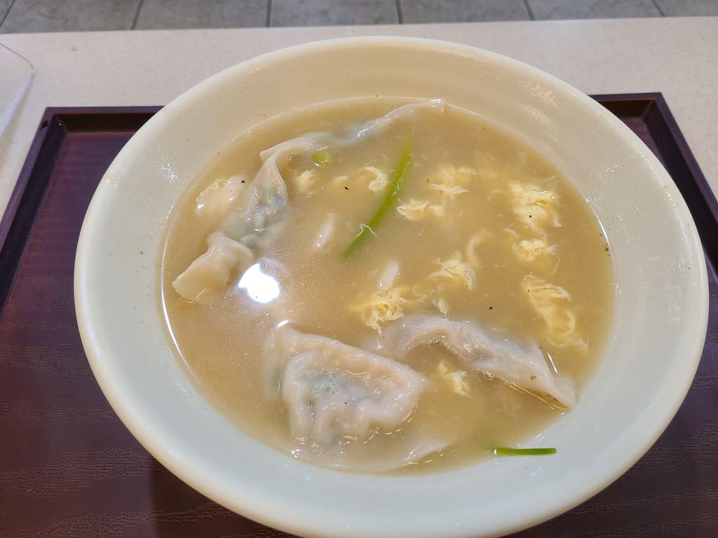 6. Dumpling and rice cake Soup(떡만두국) · Dumpling(beef, pork, veg), rice cake, egg
(includes 1 bowl rice and 1 side dish)