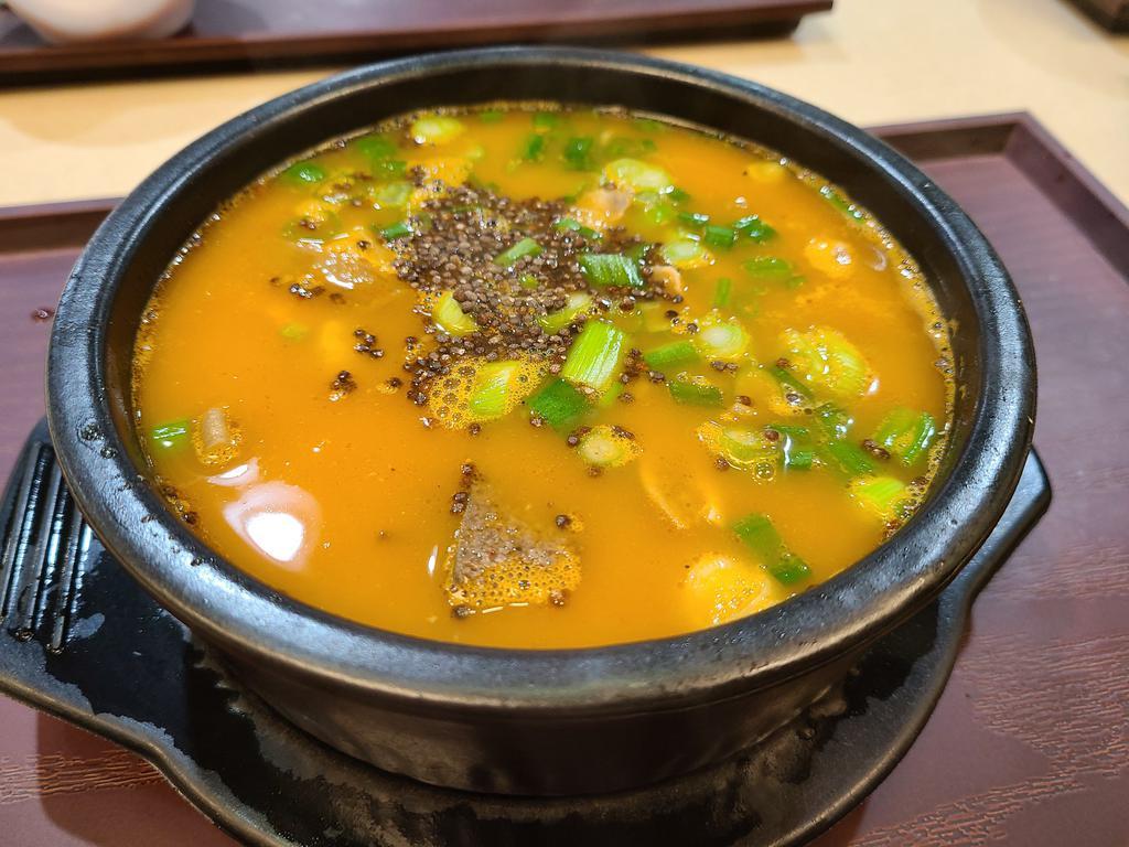 9. Korean sausage soup(순대국) · Korean sausage, pork ear, liver, stomach, scallion
(includes 1 bowl rice and 1 side dish)