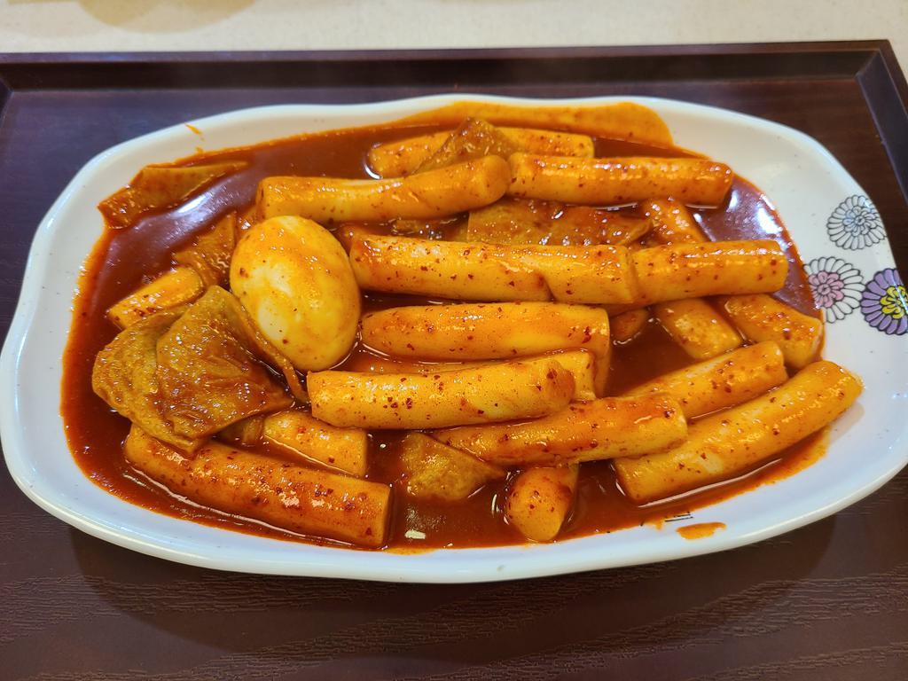 14. Spicy rice cakes(떡볶이) · Rice cake, fish cake, egg
(include 1 side dish)