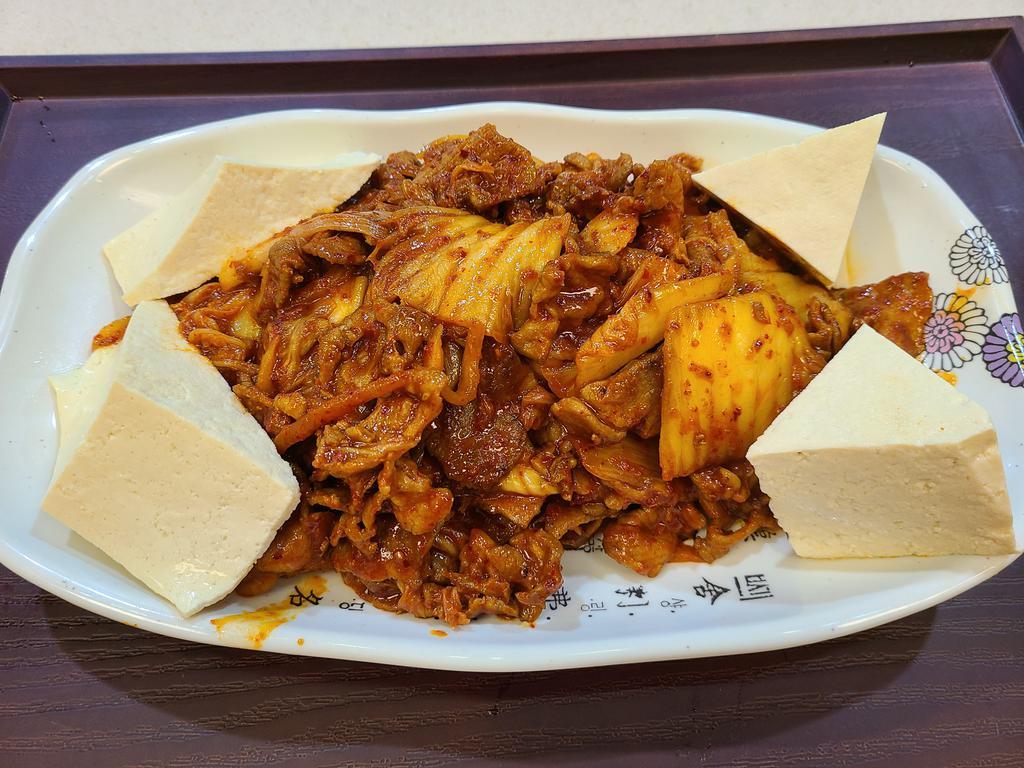 20. Spicy kimchi, pork, tofu stir-fry(두부김치볶음) · Kimchi, pork, tofu, rice cake
(includes 1 bowl rice and 1 side dish)