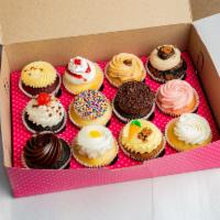12 Cupcakes Box · Assorted Flavors - Jumbo cupcakes.
