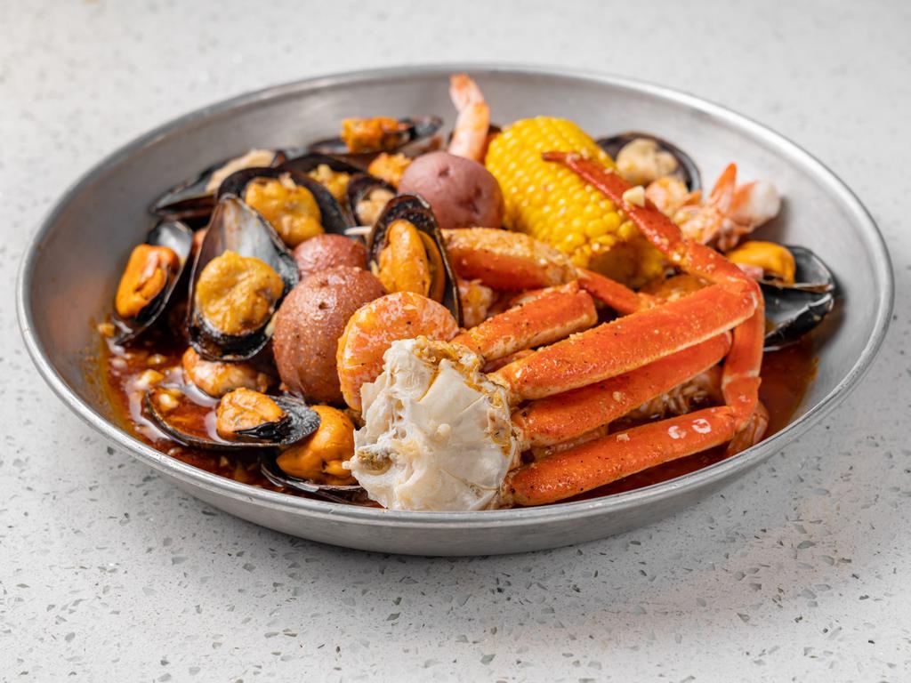 Combo A · 1/2 lb black mussels, 1/2 lb shrimps (no head), 1/2 lb snow crab, 1 corn & 2 Potatoes