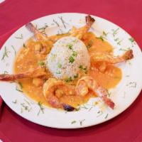 Linguini con Camarones en Salsa Marinara · Linguine with shrimps in marinara sauce.