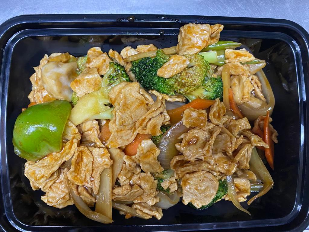 Vegan chicken with mixed vegetables  蔬什菜雞 · water, textured wheat protein(wheat gluten, wheat flour, phosphate, Natural mixed tocopherols) salt,sugar.hydrolyzed corn protein, carrot powder natural flavors, onion powder. 